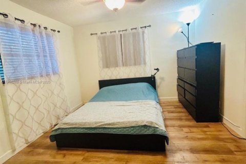 Casa en venta en Tamarac, Florida, 2 dormitorios, 123.56 m2 № 1964108 - foto 14