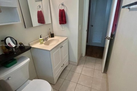 Casa en venta en Tamarac, Florida, 2 dormitorios, 123.56 m2 № 1964108 - foto 17