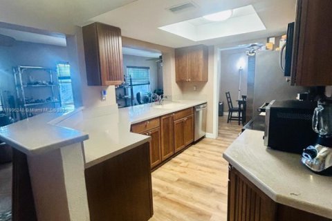 Casa en venta en Tamarac, Florida, 2 dormitorios, 123.56 m2 № 1964108 - foto 11