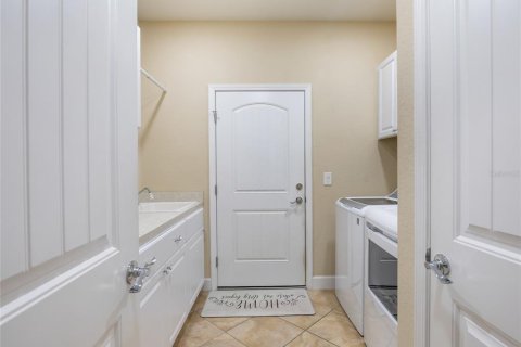 House in Ocala, Florida 2 bedrooms, 157.93 sq.m. № 2092301 - photo 27