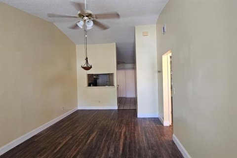 Condominio en alquiler en Kissimmee, Florida, 2 dormitorios, 80.27 m2 № 1912467 - foto 8