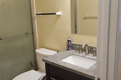 Condominio en alquiler en Kissimmee, Florida, 2 dormitorios, 80.27 m2 № 1912467 - foto 9