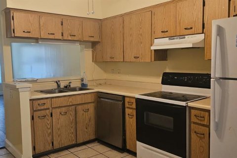 Condominio en alquiler en Kissimmee, Florida, 2 dormitorios, 80.27 m2 № 1912467 - foto 2