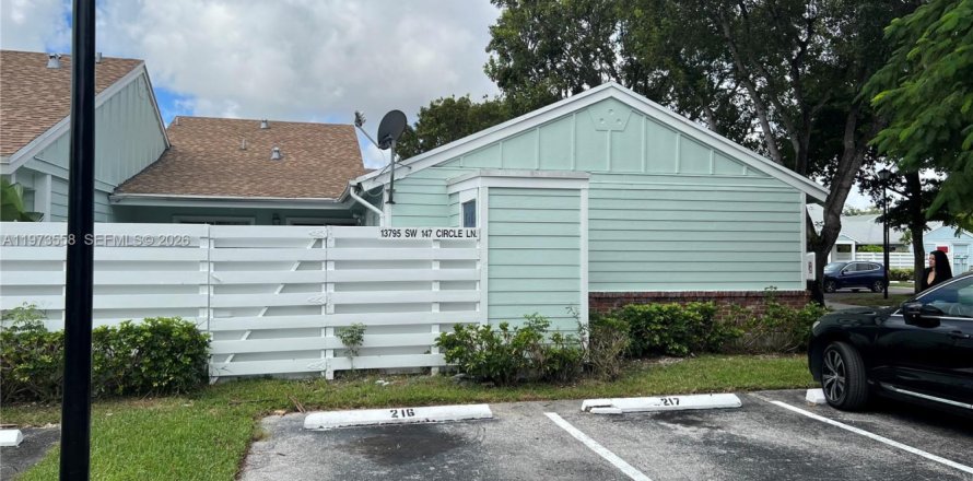 Casa en Miami, Florida 2 dormitorios, 79.15 m2 № 2041430