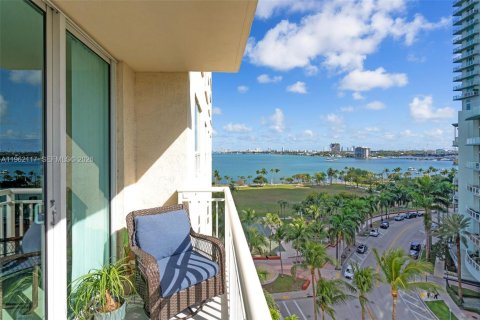 Condo in Miami, Florida, 2 bedrooms  № 2080895