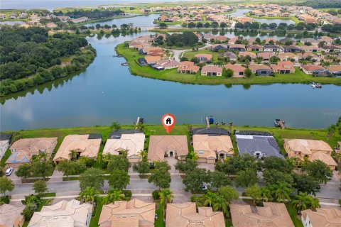 Villa ou maison à vendre à Kissimmee, Floride: 4 chambres, 253.07 m2 № 2280596 - photo 6