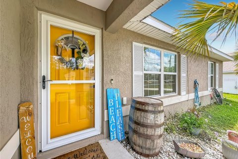 House in Ocala, Florida 3 bedrooms, 124.02 sq.m. № 2218536 - photo 2