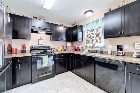 House in Ocala, Florida 3 bedrooms, 124.02 sq.m. № 2218536 - photo 7