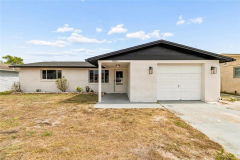 Casa en Holiday, Florida 3 dormitorios, 117.8 m2 № 2114730