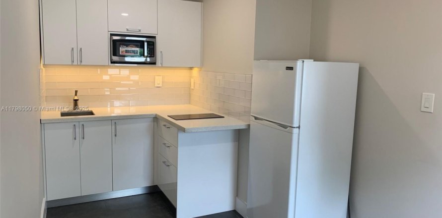 Immobilier commercial à Miami Gardens, Floride 1 chambre, 27.87 m2 № 1712048