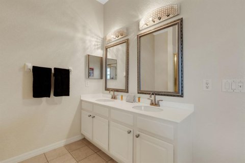 Condo in Davenport, Florida, 2 bedrooms  № 2196752 - photo 27