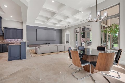 House in Weston, Florida 5 bedrooms, 481.14 sq.m. № 1850487 - photo 6