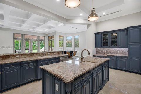 House in Weston, Florida 5 bedrooms, 481.14 sq.m. № 1850487 - photo 14