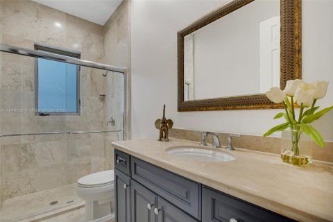 House in Weston, Florida 5 bedrooms, 481.14 sq.m. № 1850487 - photo 22