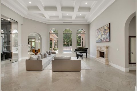 House in Weston, Florida 5 bedrooms, 481.14 sq.m. № 1850487 - photo 2