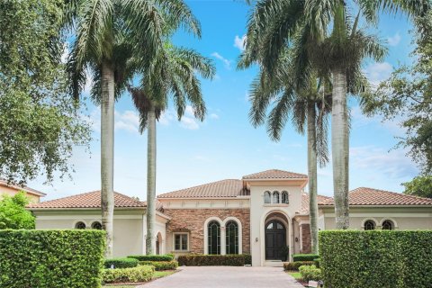 House in Weston, Florida 5 bedrooms, 481.14 sq.m. № 1850487 - photo 1