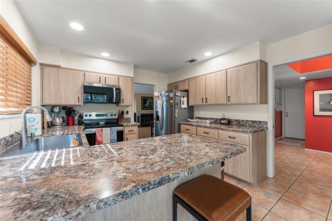 House in Longwood, Florida 3 bedrooms, 179.12 sq.m. № 2396391 - photo 23