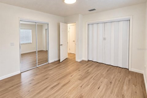House in Tampa, Florida 4 bedrooms, 154.03 sq.m. № 2426841 - photo 10