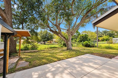 House in Tampa, Florida 4 bedrooms, 154.03 sq.m. № 2426841 - photo 21