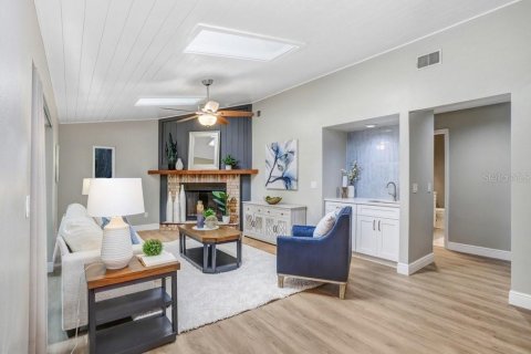 Villa ou maison à vendre à Tampa, Floride: 4 chambres, 216.18 m2 № 1911859 - photo 23