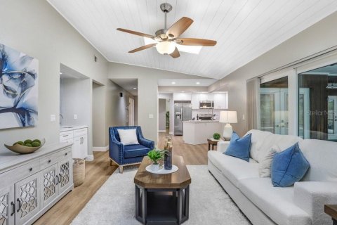 Villa ou maison à vendre à Tampa, Floride: 4 chambres, 216.18 m2 № 1911859 - photo 25