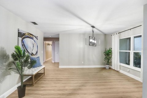 Villa ou maison à vendre à Tampa, Floride: 4 chambres, 216.18 m2 № 1911859 - photo 18