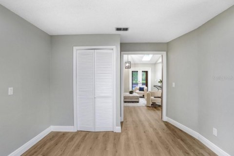 Villa ou maison à vendre à Tampa, Floride: 4 chambres, 216.18 m2 № 1911859 - photo 11
