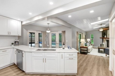 Villa ou maison à vendre à Tampa, Floride: 4 chambres, 216.18 m2 № 1911859 - photo 19
