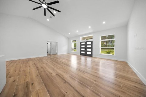House in Ocala, Florida 4 bedrooms, 190.73 sq.m. № 2158055 - photo 5