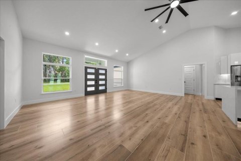 House in Ocala, Florida 4 bedrooms, 190.73 sq.m. № 2158055 - photo 4