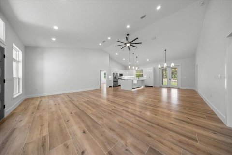 House in Ocala, Florida 4 bedrooms, 190.73 sq.m. № 2158055 - photo 3
