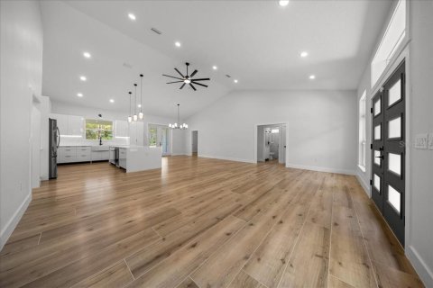 House in Ocala, Florida 4 bedrooms, 190.73 sq.m. № 2158055 - photo 6