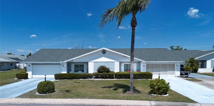 Casa en Sun City Center, Florida 2 dormitorios, 156.63 m2 № 1815300