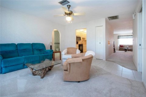 Casa en venta en Sun City Center, Florida, 2 dormitorios, 156.63 m2 № 1815300 - foto 13