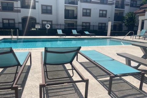 Copropriété à louer à Hollywood, Floride: 2 chambres, 98.48 m2 № 1930979 - photo 14