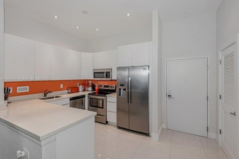 Condominio en venta en Miami Beach, Florida, 1 dormitorio, 83.61 m2 № 2012353 - foto 13