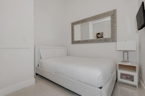 Condominio en venta en Miami Beach, Florida, 1 dormitorio, 83.61 m2 № 2012353 - foto 16