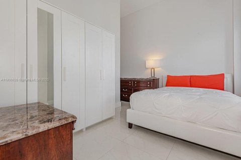 Condominio en venta en Miami Beach, Florida, 1 dormitorio, 83.61 m2 № 2012353 - foto 22