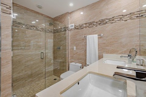 Condominio en venta en Miami Beach, Florida, 1 dormitorio, 83.61 m2 № 2012353 - foto 20