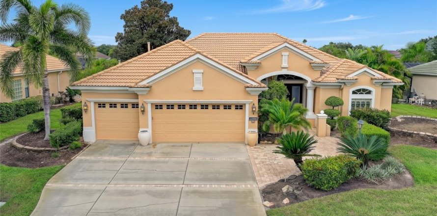 Villa ou maison à Lakewood Ranch, Floride 3 chambres, 231.33 m2 № 2407138