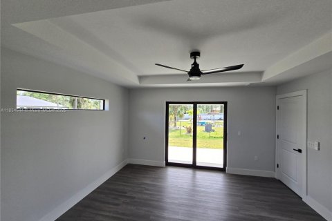 House in Lehigh Acres, Florida 4 bedrooms, 162.49 sq.m. № 1816415 - photo 19