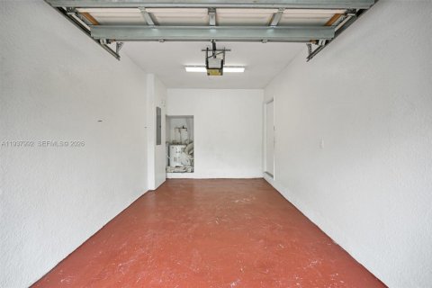 Townhouse in Coral Springs, Florida 3 bedrooms, 133.78 sq.m. № 2001705 - photo 5