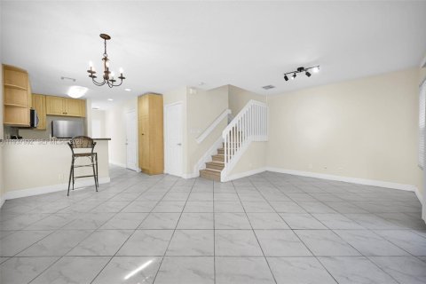 Townhouse in Coral Springs, Florida 3 bedrooms, 133.78 sq.m. № 2001705