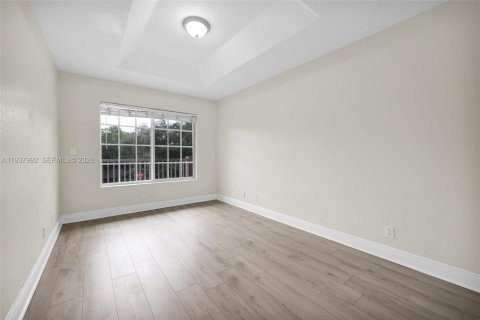 Townhouse in Coral Springs, Florida 3 bedrooms, 133.78 sq.m. № 2001705 - photo 27