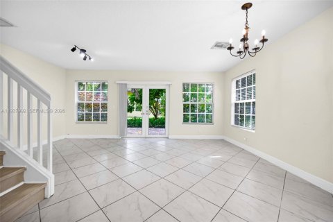 Townhouse in Coral Springs, Florida 3 bedrooms, 133.78 sq.m. № 2001705 - photo 25