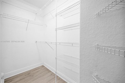 Townhouse in Coral Springs, Florida 3 bedrooms, 133.78 sq.m. № 2001705 - photo 26