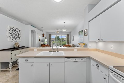 Condominio en venta en Sun City Center, Florida, 2 dormitorios, 90.49 m2 № 1884774 - foto 14