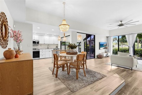 Condo in Sarasota, Florida, 2 bedrooms  № 2195744 - photo 23