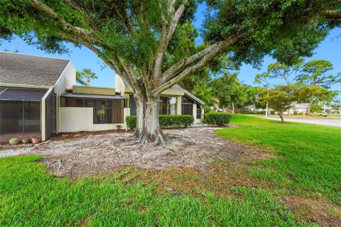 Condo in Sarasota, Florida, 2 bedrooms  № 2195744 - photo 17