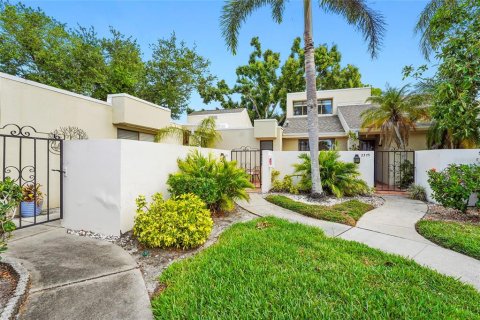 Condo in Sarasota, Florida, 2 bedrooms № 2195744